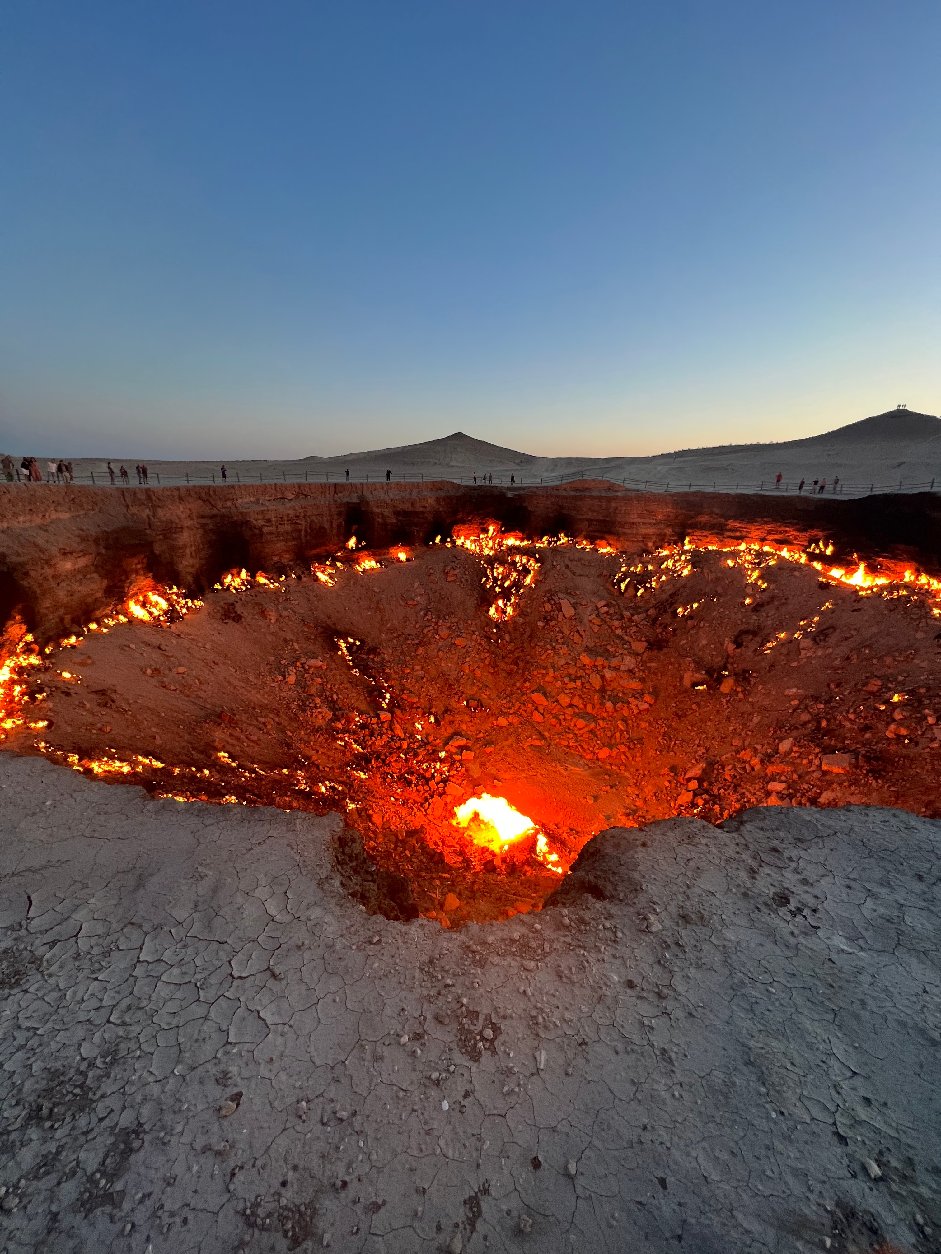 Highway to Hell: A Night at the Darvaza Crater – Out of Pages